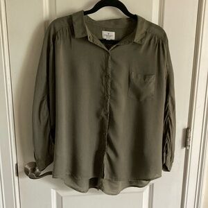 American Eagle Outfitters Women’s Button Up Shirt